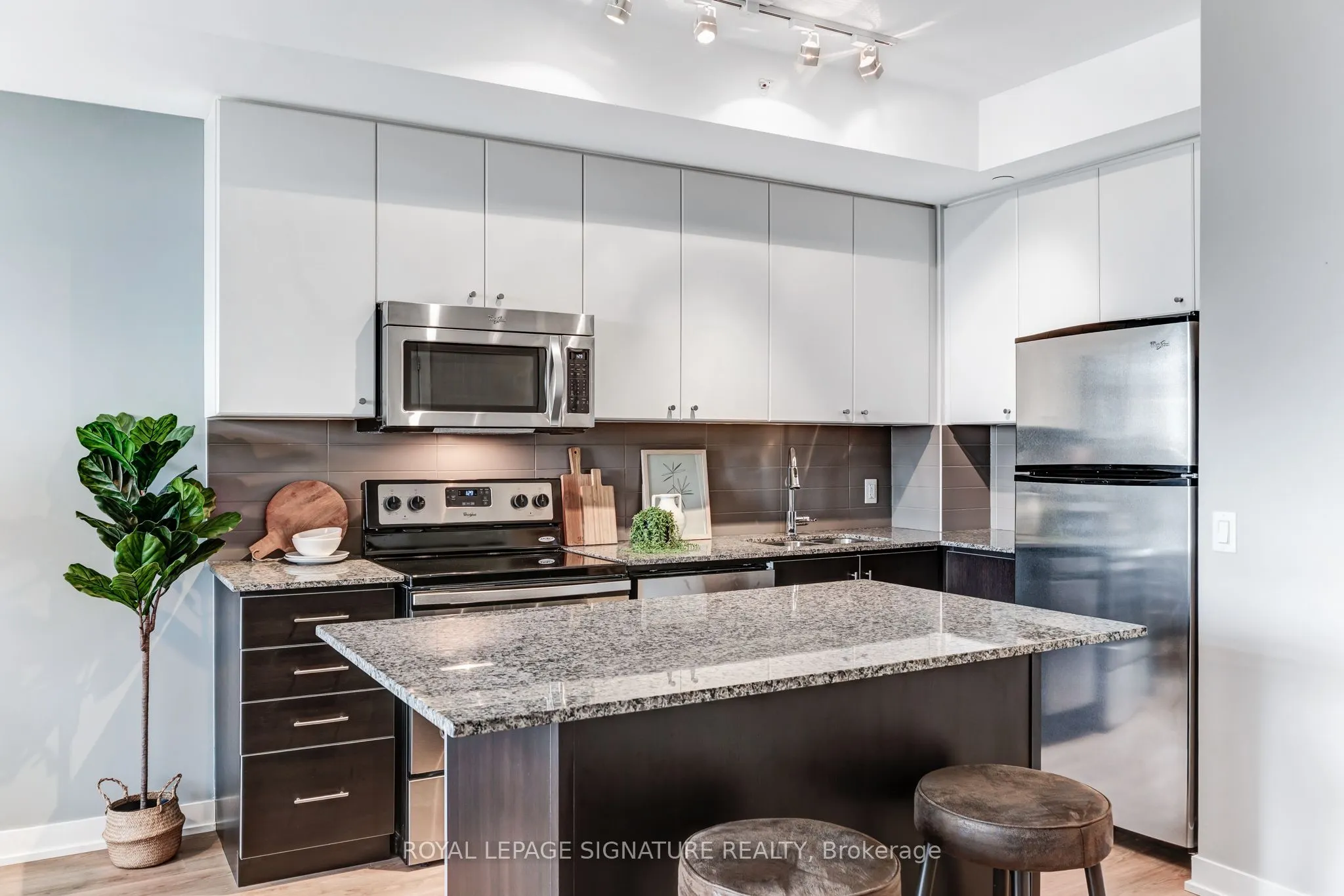 8 Fieldway Road, #403
