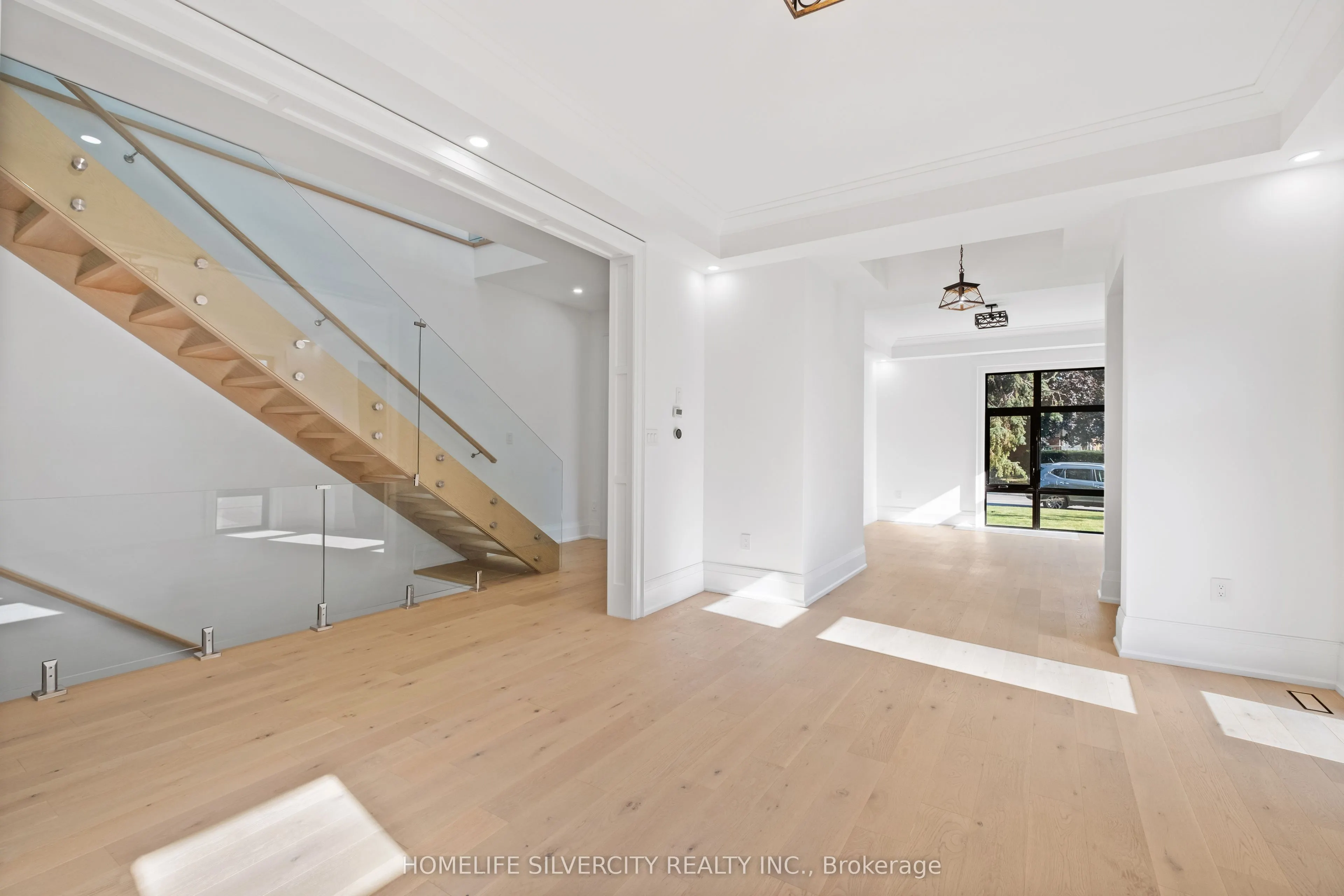 1610 Kenmuir Avenue