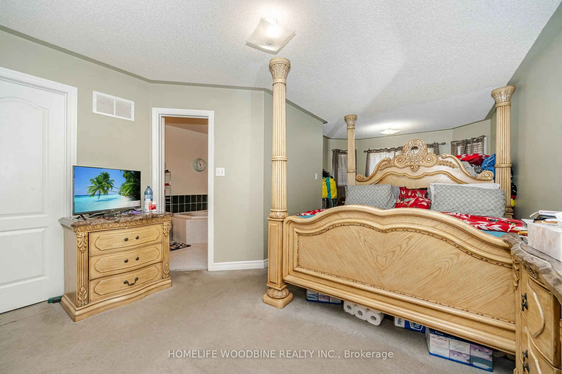 14 Tessler Crescent