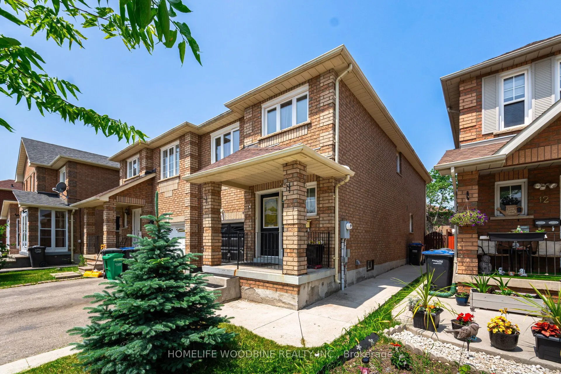 14 Tessler Crescent