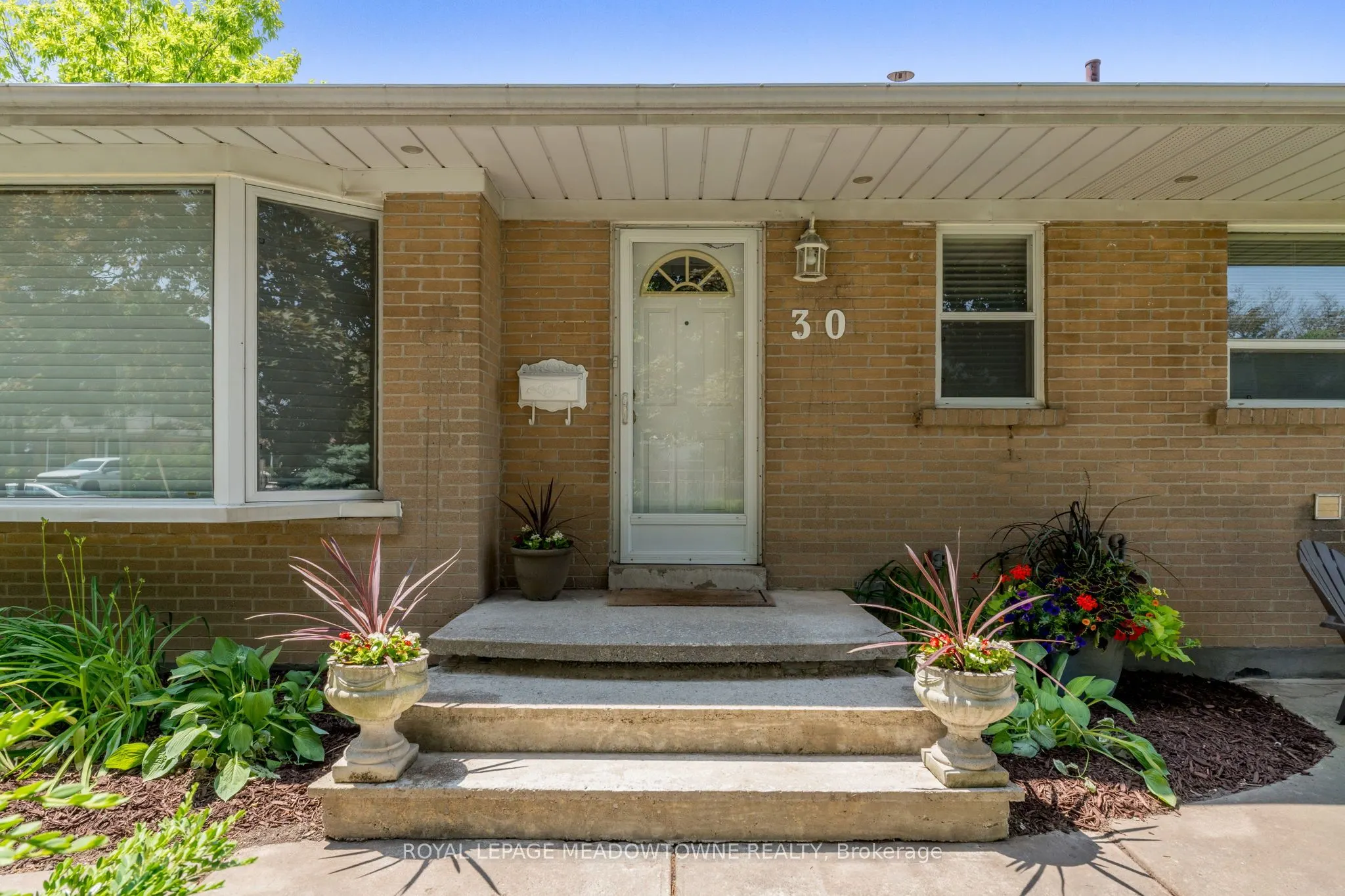 30 Lesbury Avenue