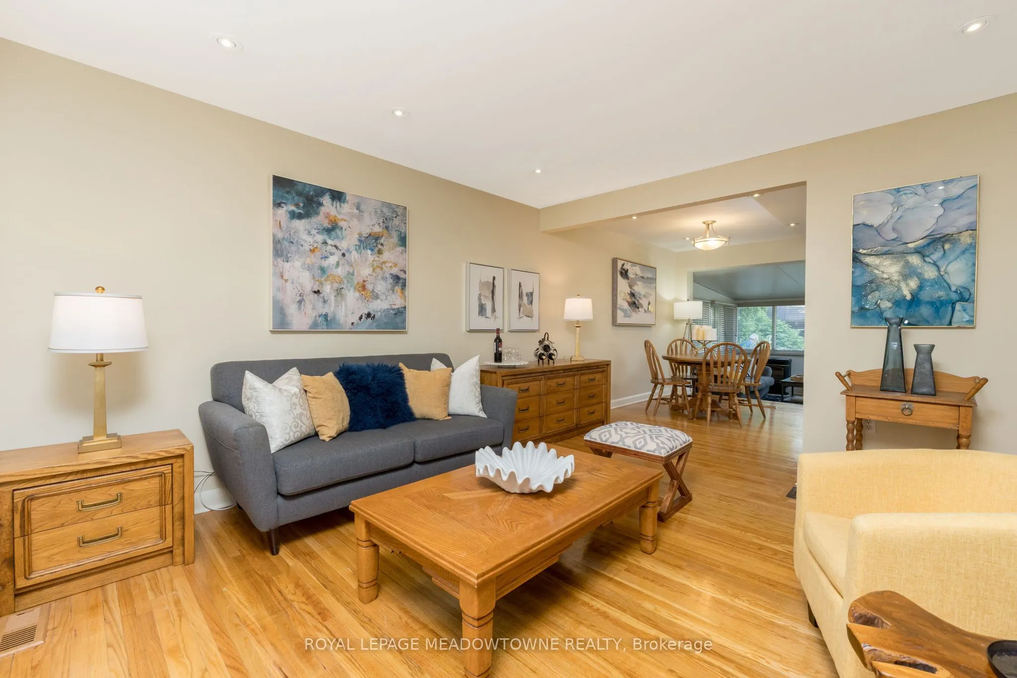 30 Lesbury Avenue