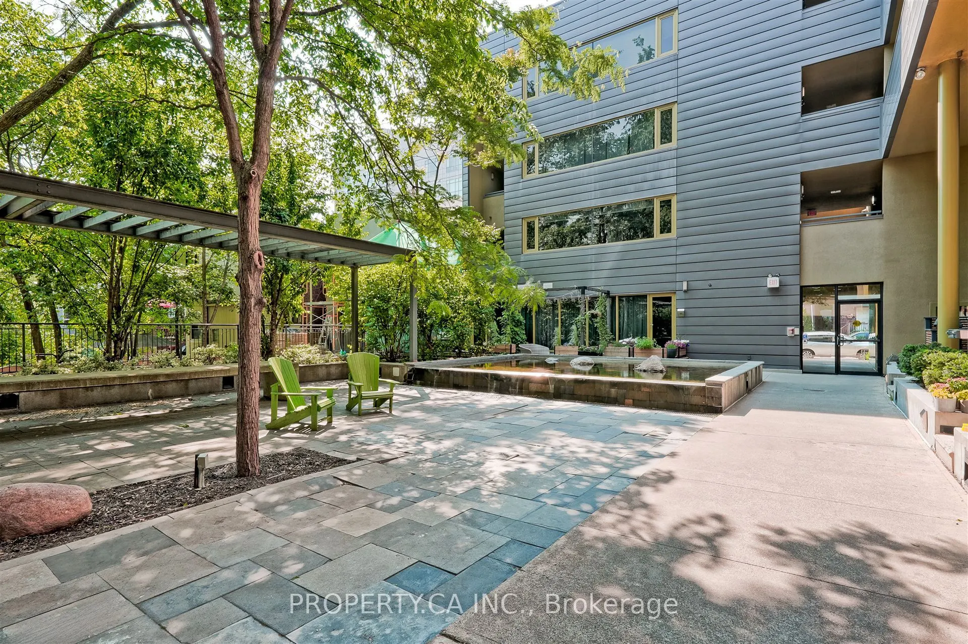 25 Ritchie Avenue, #303