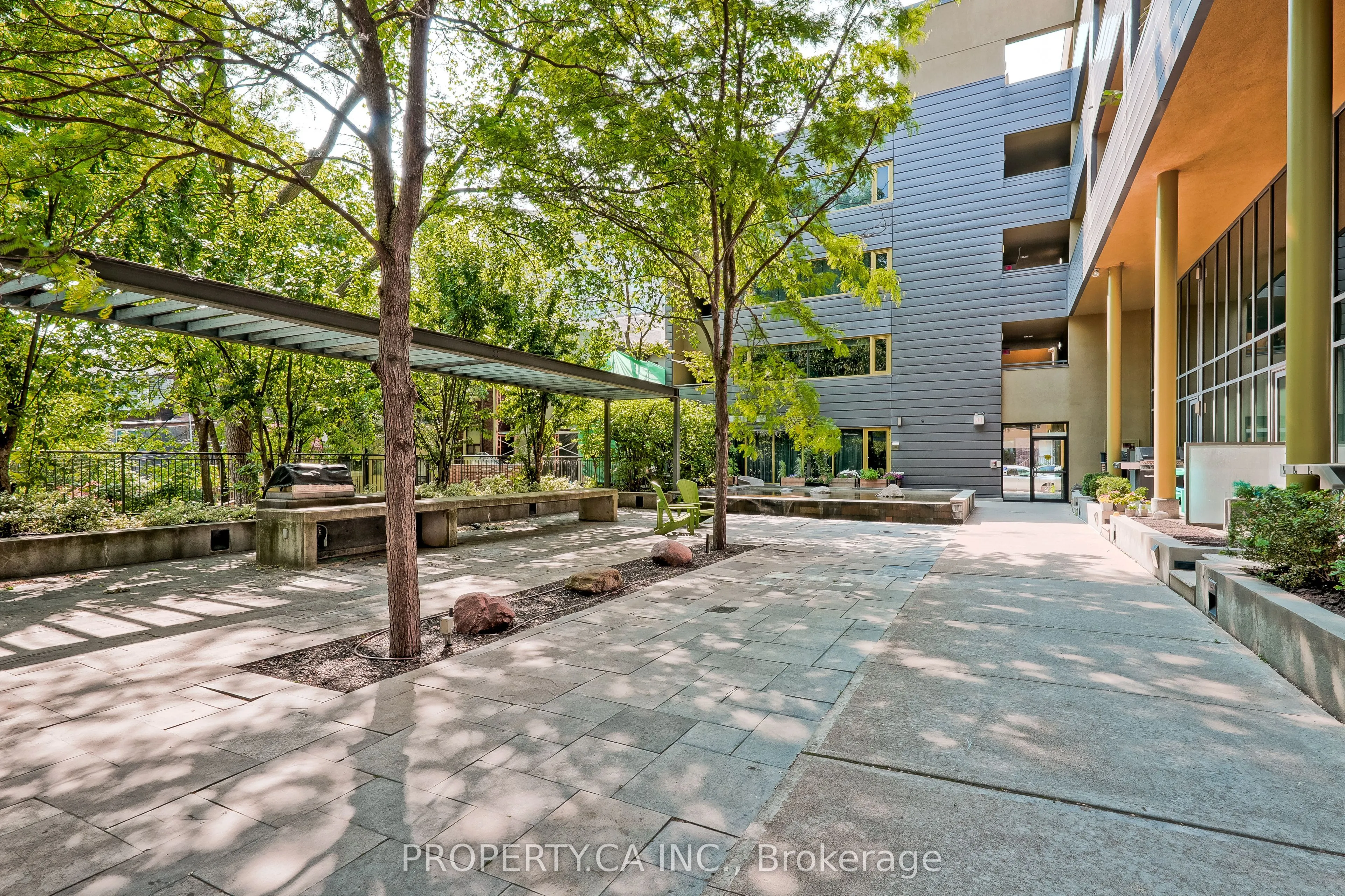 25 Ritchie Avenue, #303