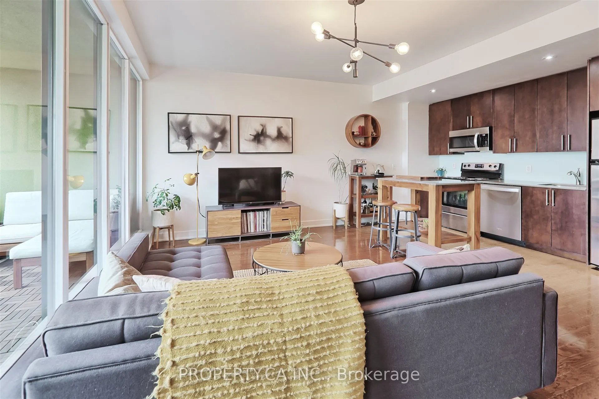 25 Ritchie Avenue, #303