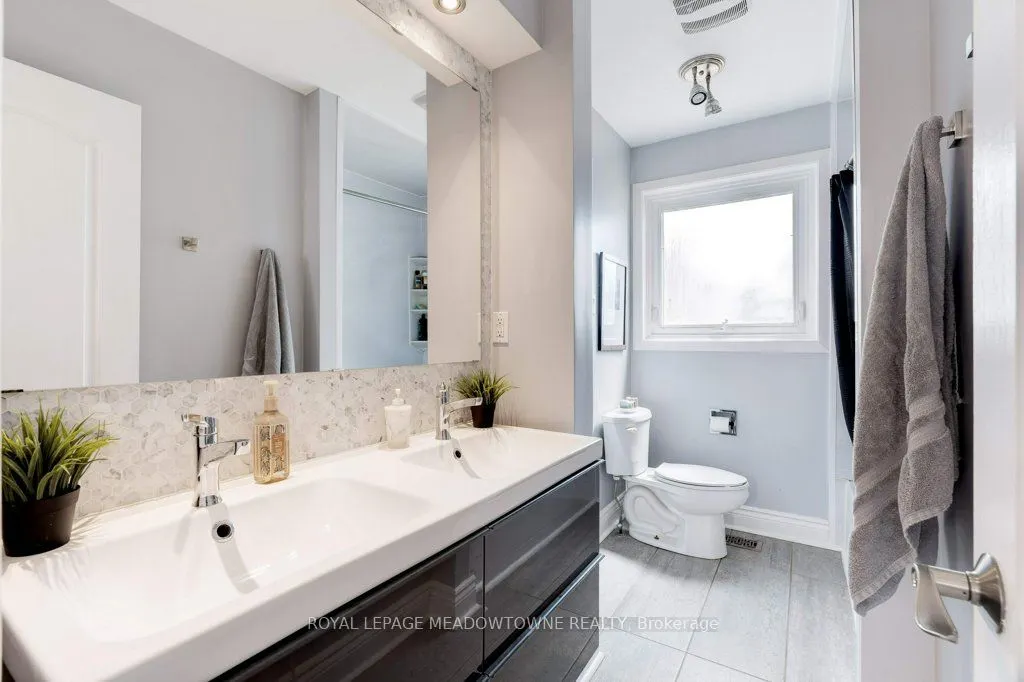 336 Queen Street S, #10