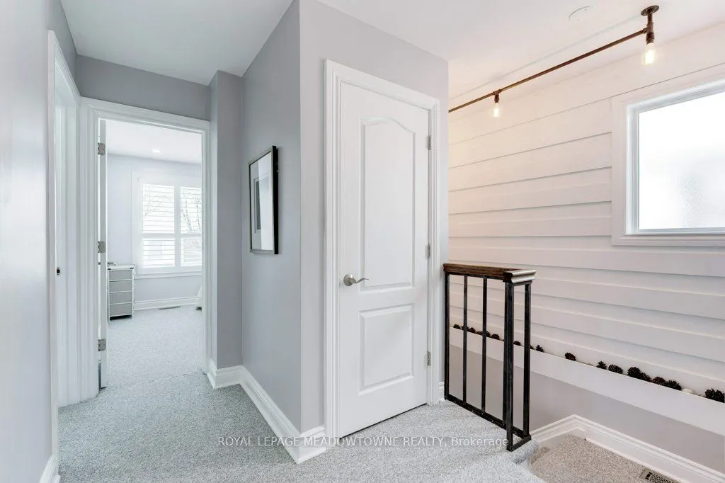 336 Queen Street S, #10