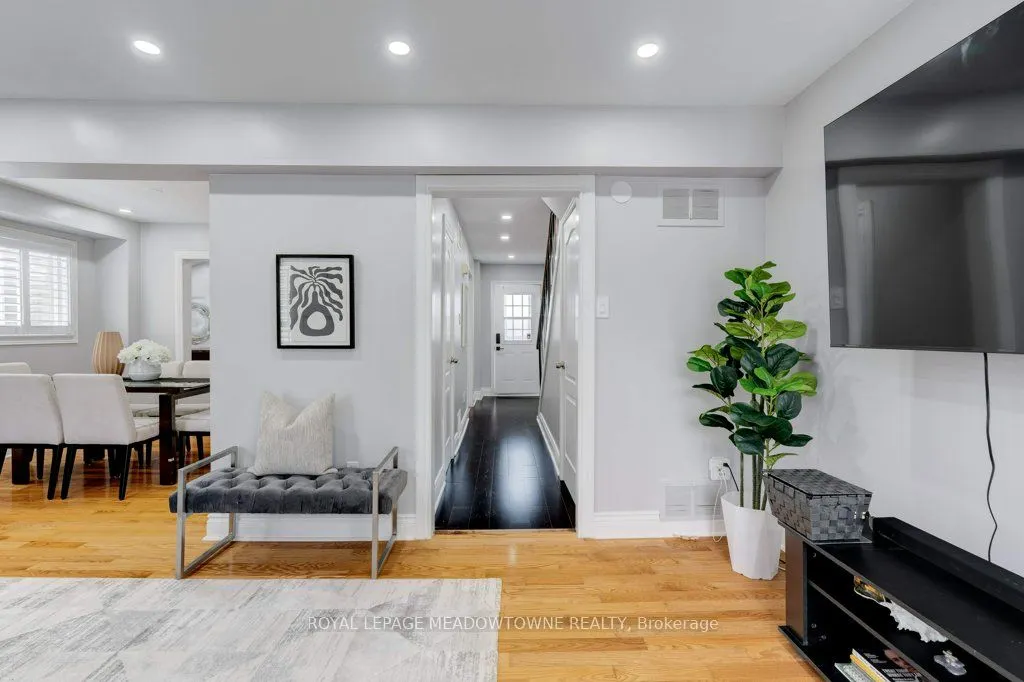336 Queen Street S, #10