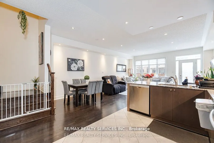 7 Lady Evelyn Crescent