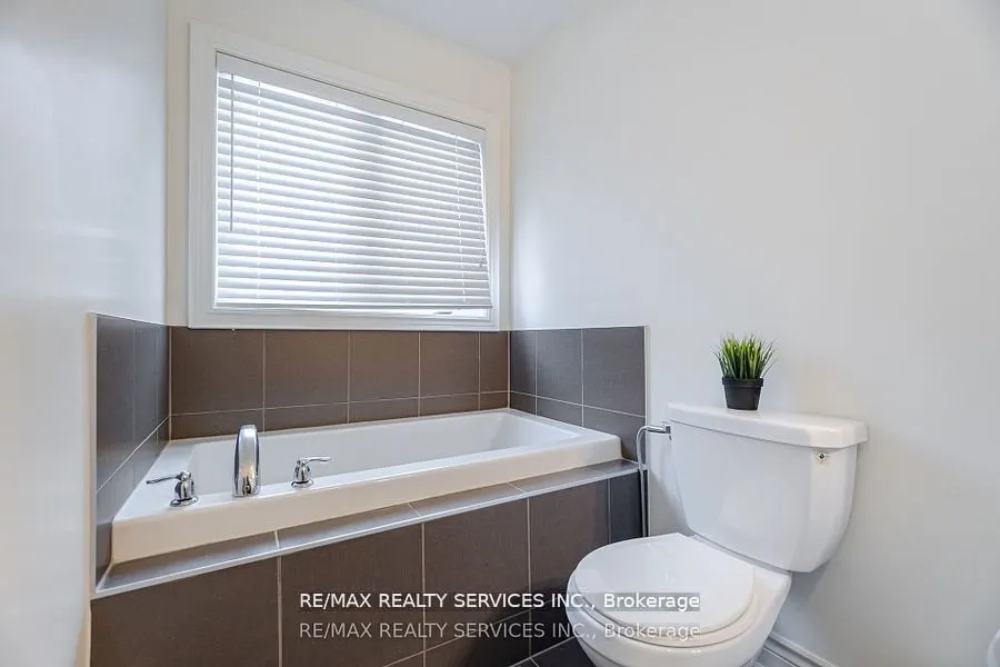 7 Lady Evelyn Crescent