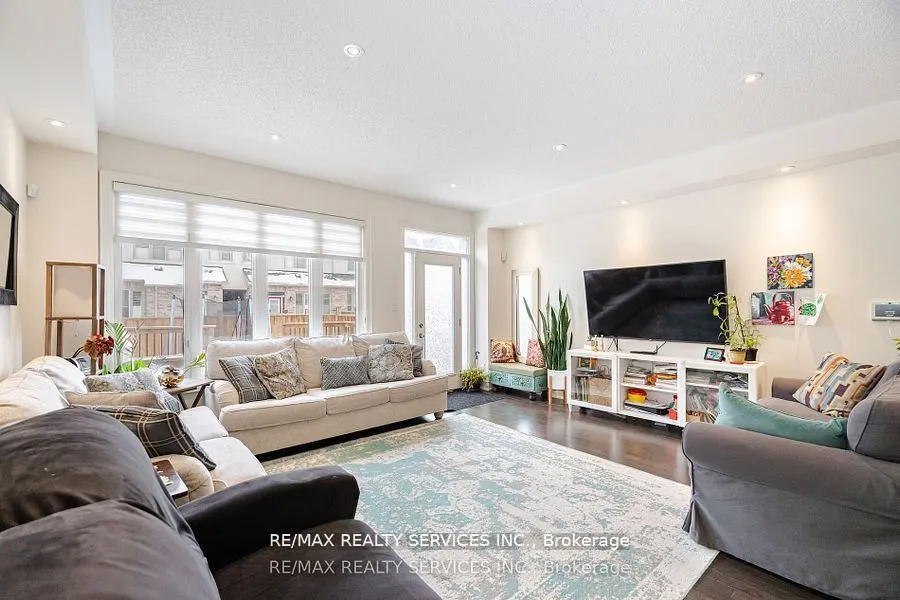 7 Lady Evelyn Crescent