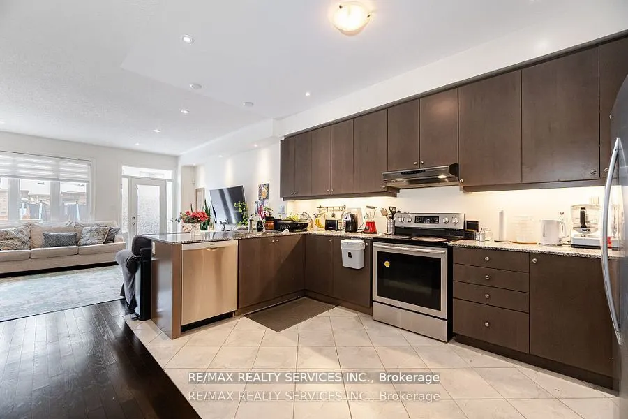 7 Lady Evelyn Crescent