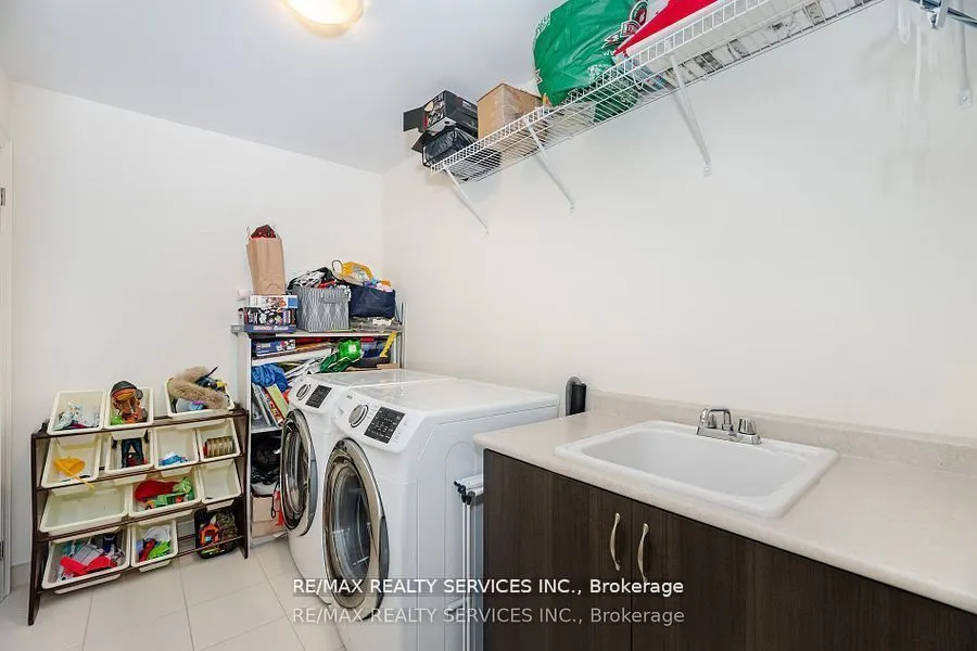 7 Lady Evelyn Crescent