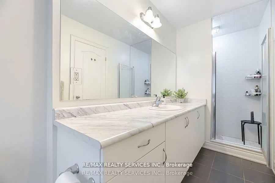 7 Lady Evelyn Crescent