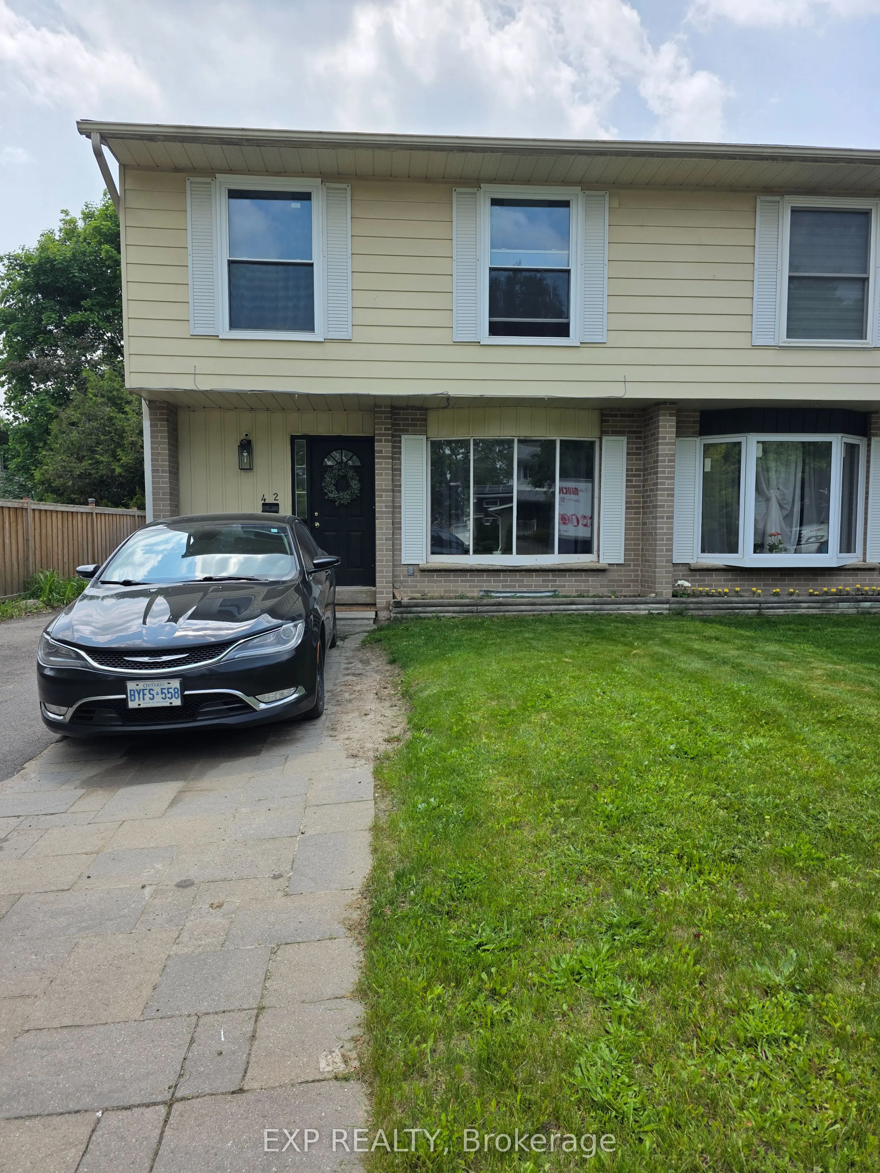 42 Marion Street W
