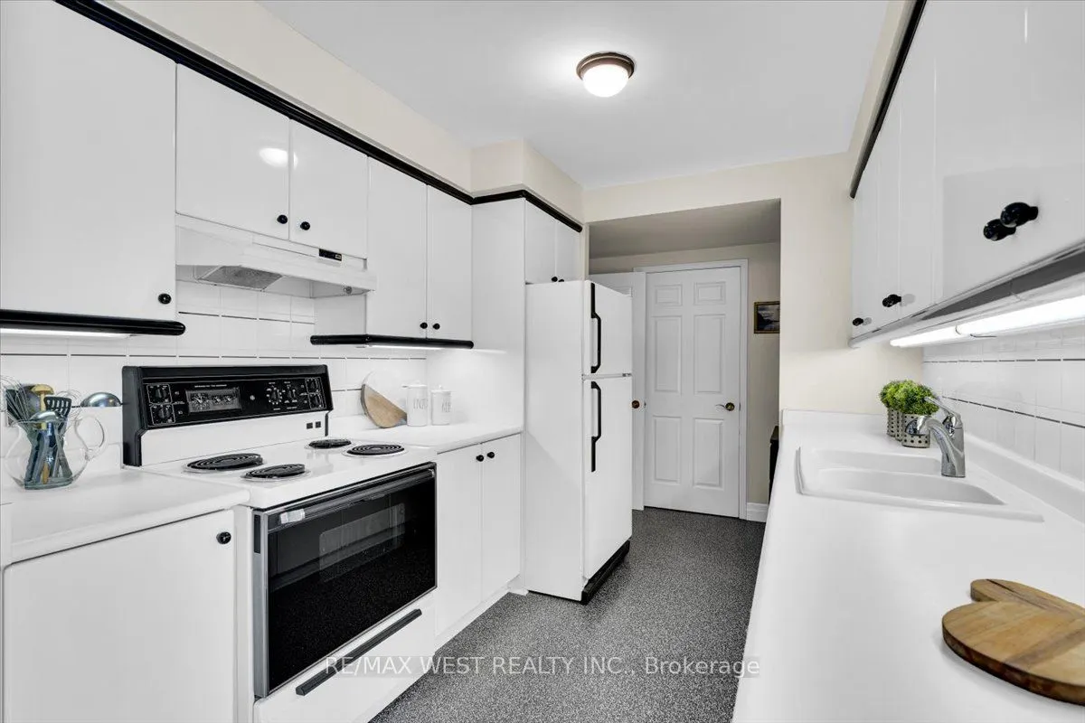 2285 Lake Shore Boulevard W, #1608