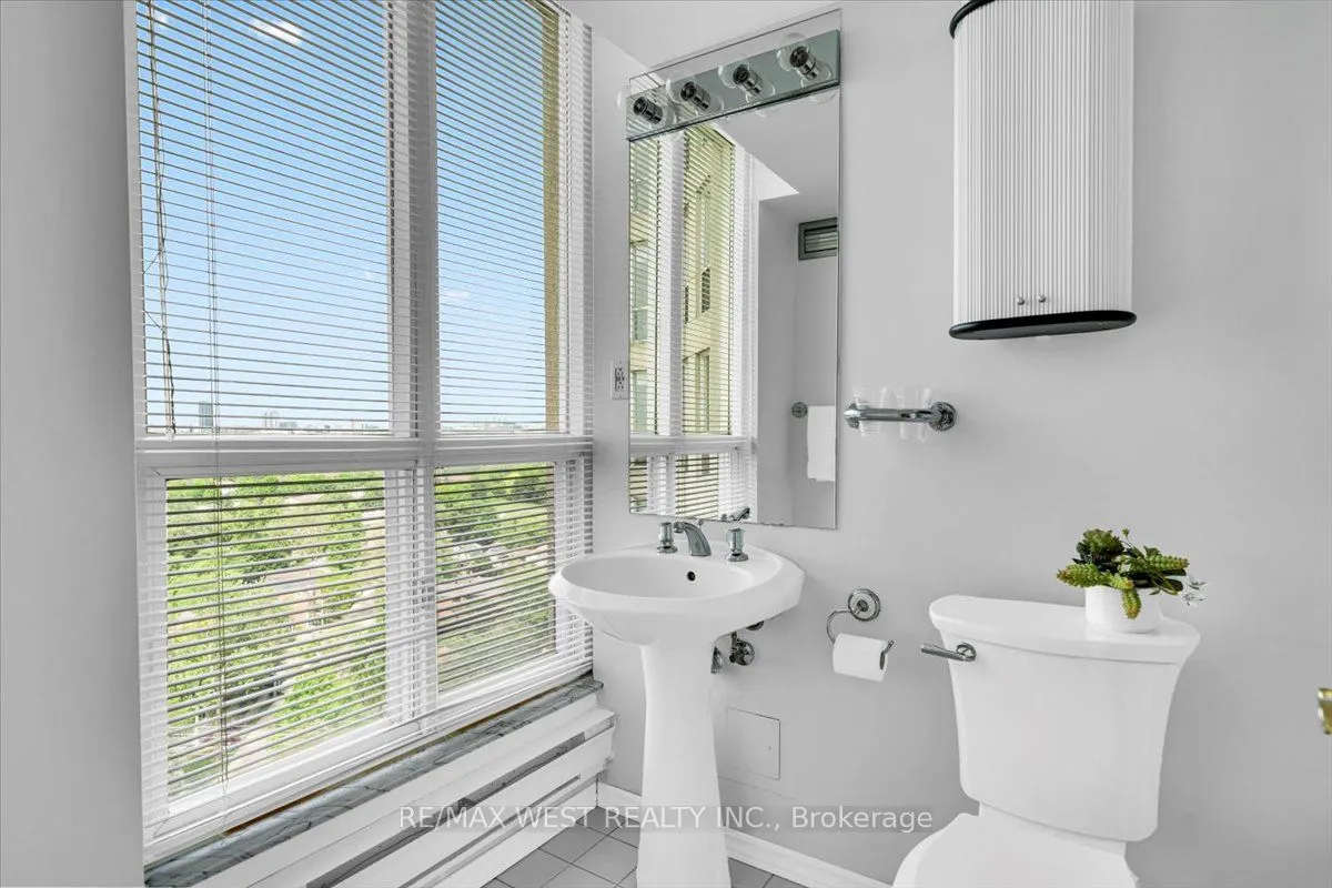 2285 Lake Shore Boulevard W, #1608