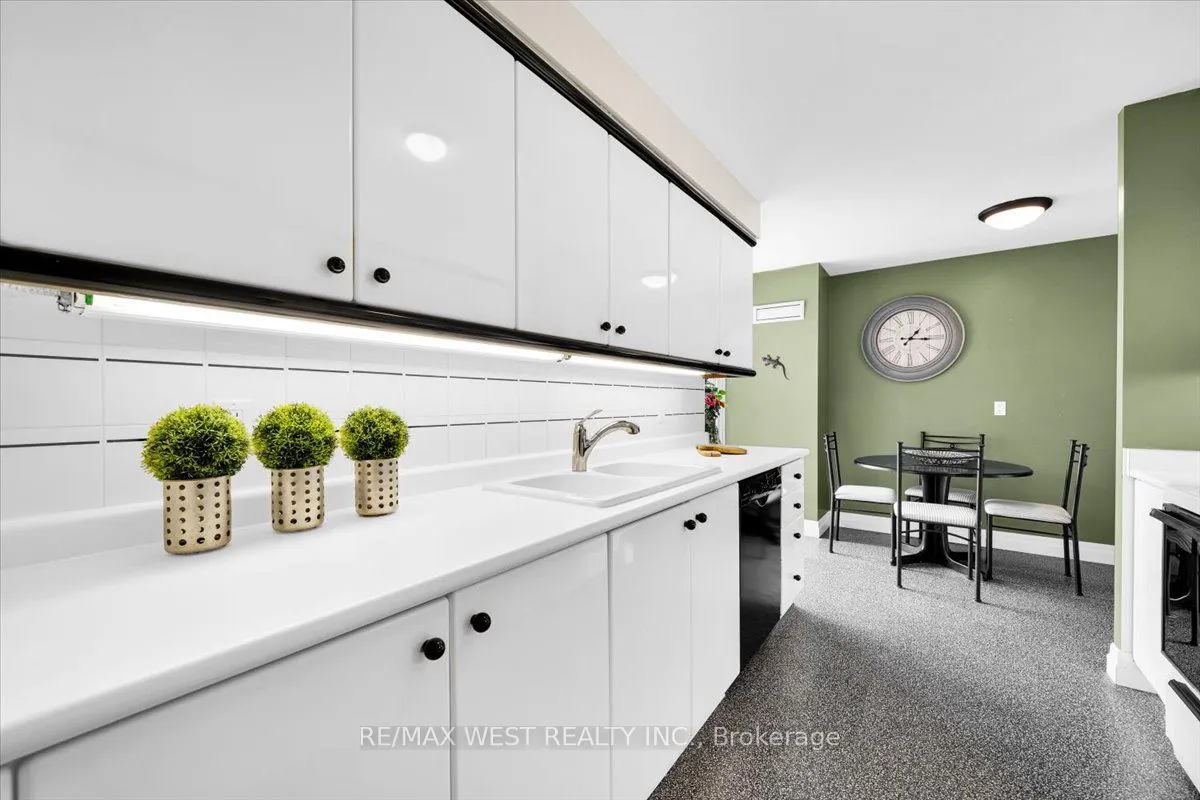 2285 Lake Shore Boulevard W, #1608