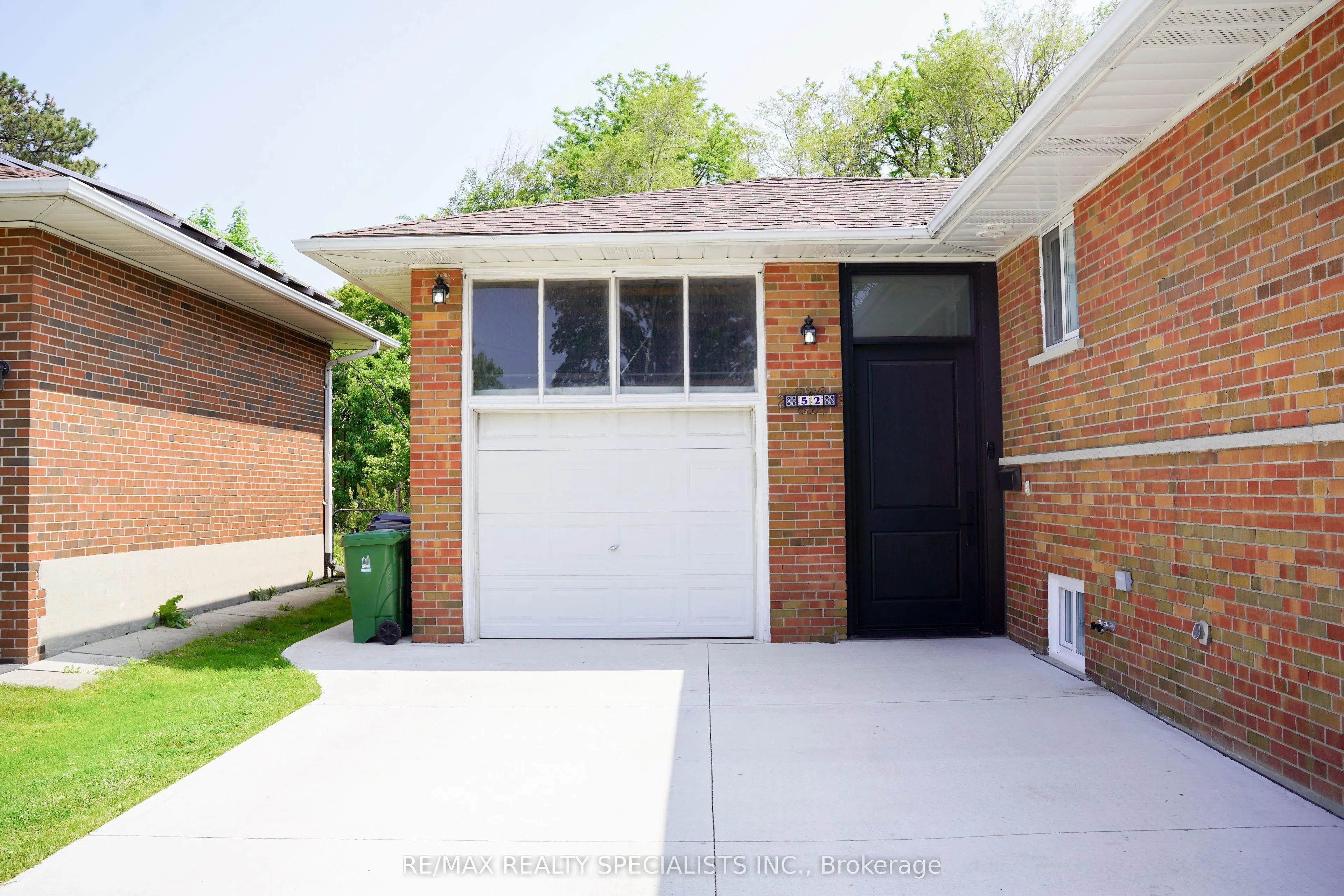 52 Robinglade Drive