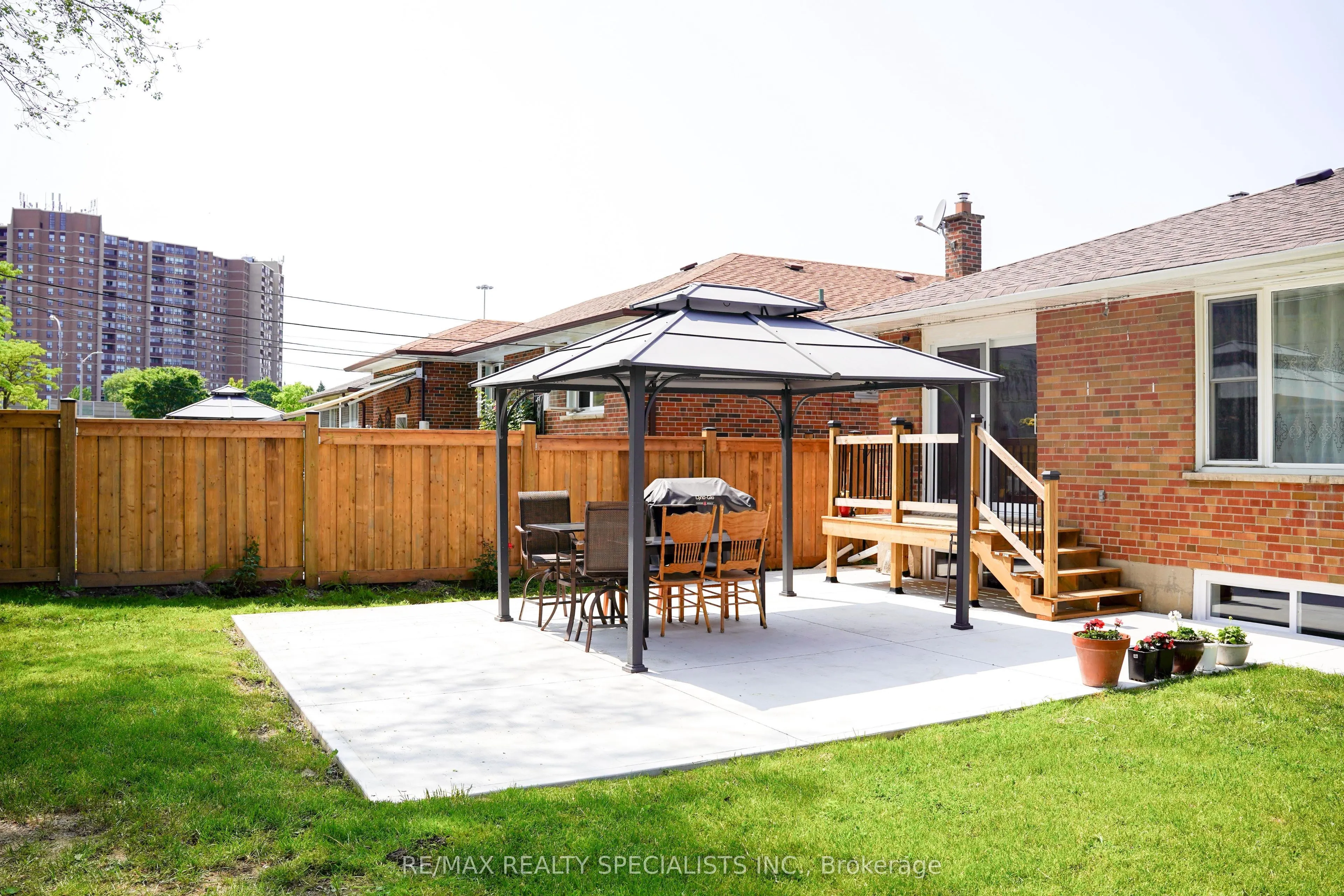 52 Robinglade Drive