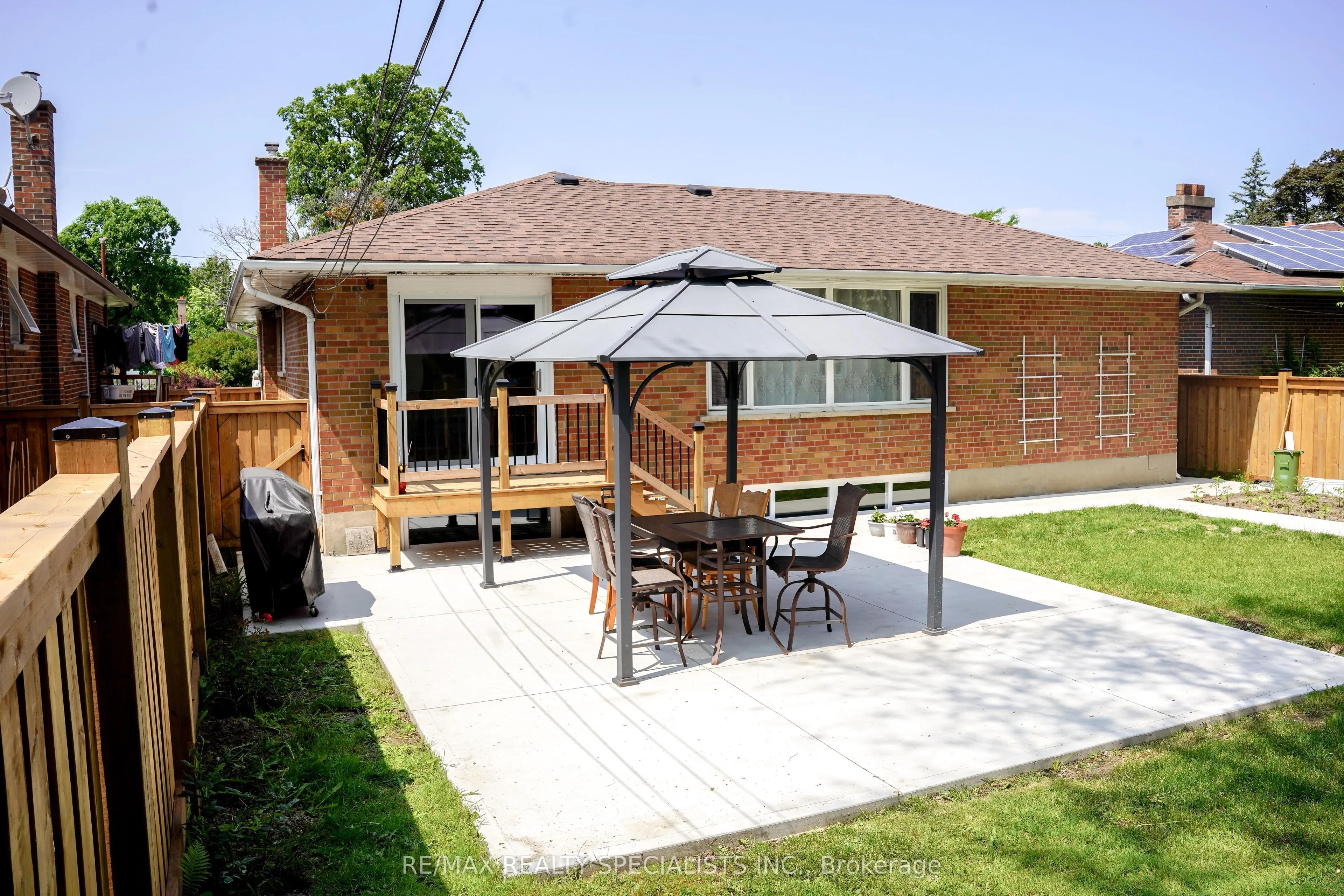 52 Robinglade Drive