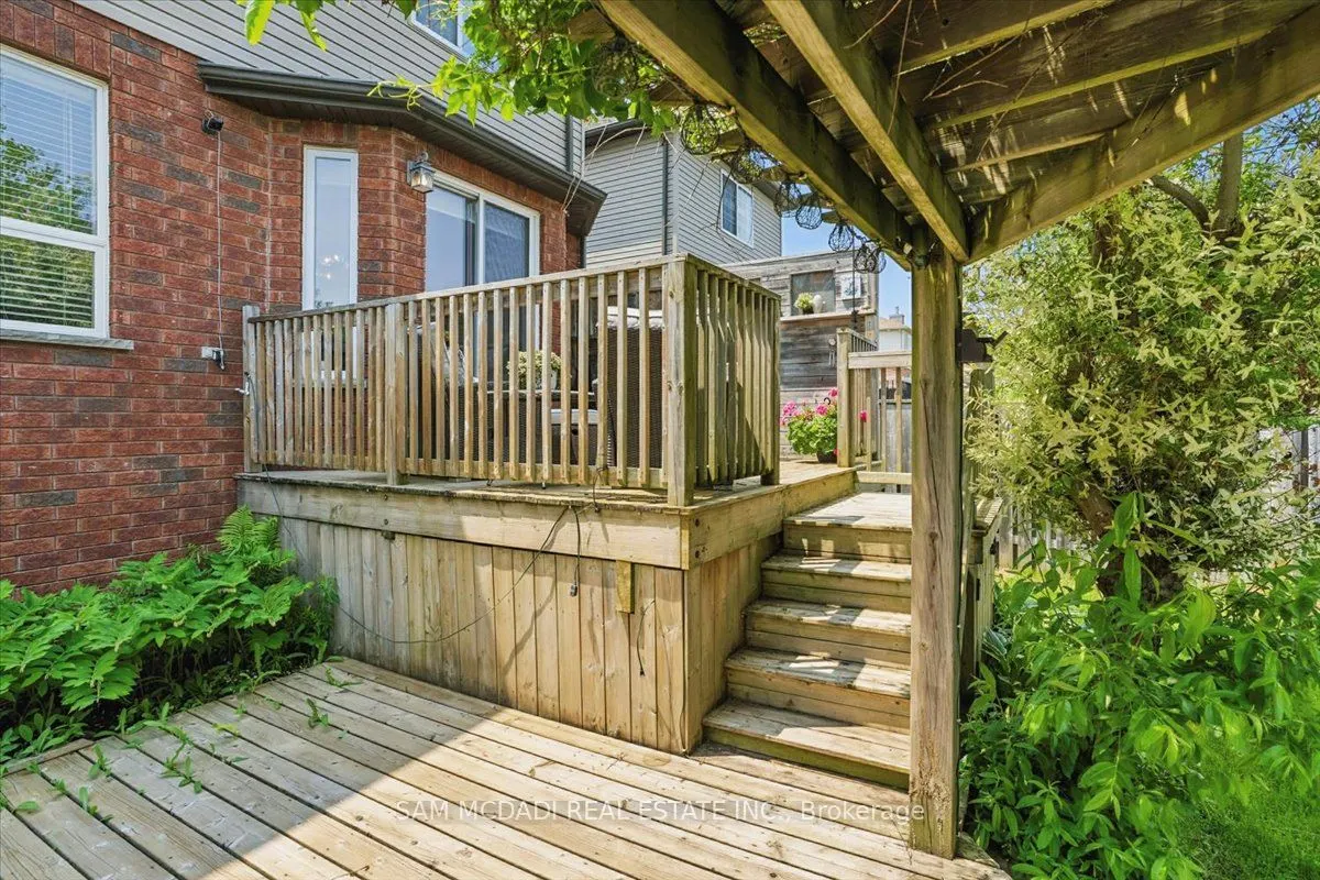 3 Maude Court