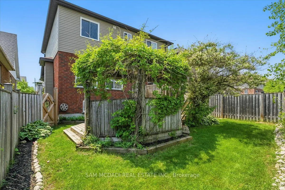 3 Maude Court