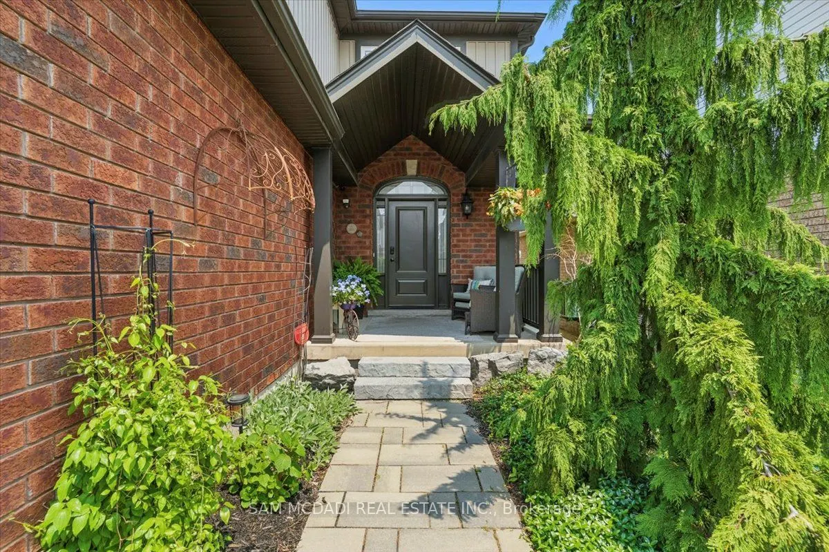 3 Maude Court
