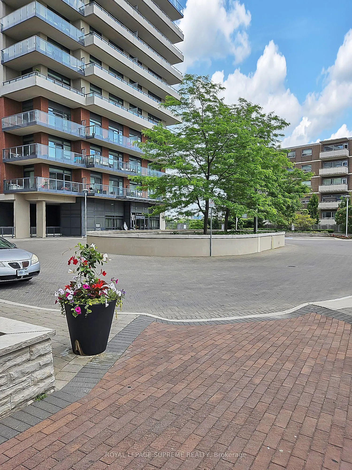 25 Fontenay Court, #1906