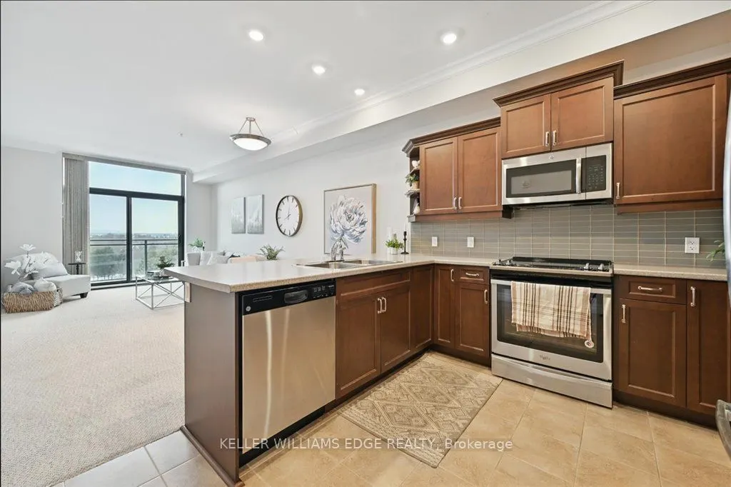 3290 New Street, #607