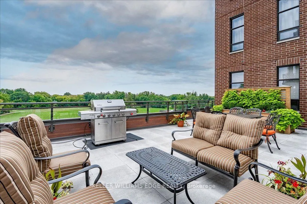 3290 New Street, #607