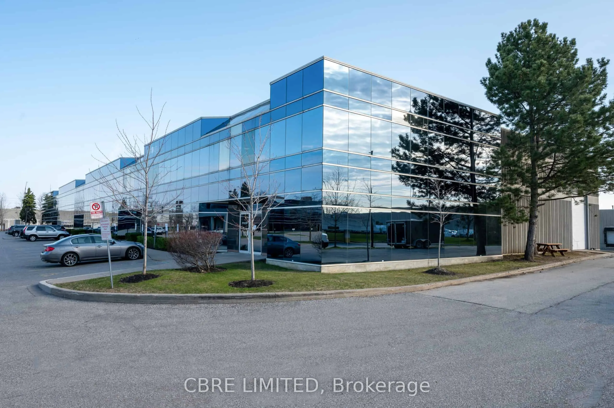2425 Skymark Avenue, #Unit 5