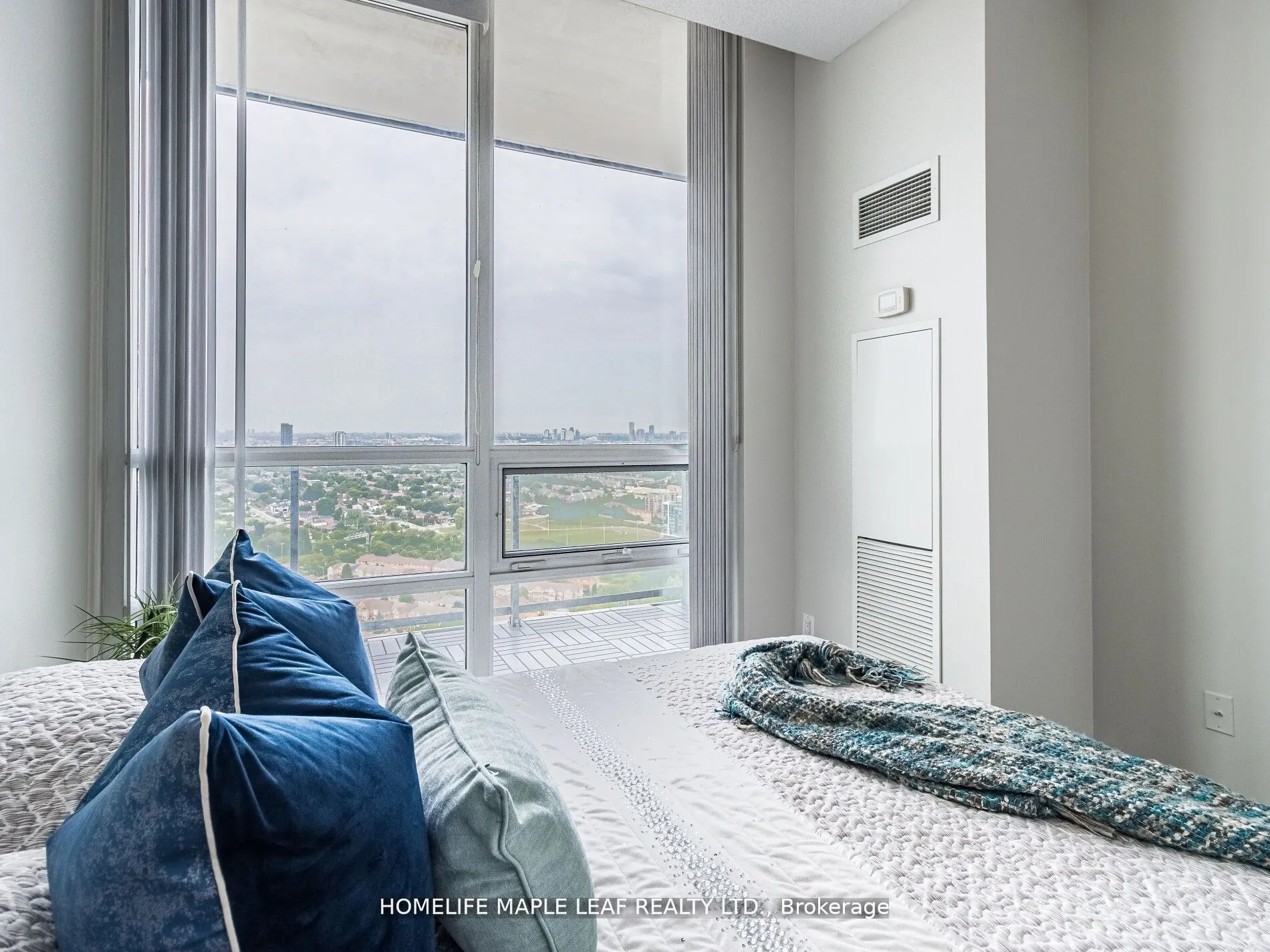 2240 Lakeshore Boulevard W, #LPH02