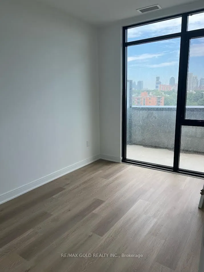 86 Dundas Street, #706