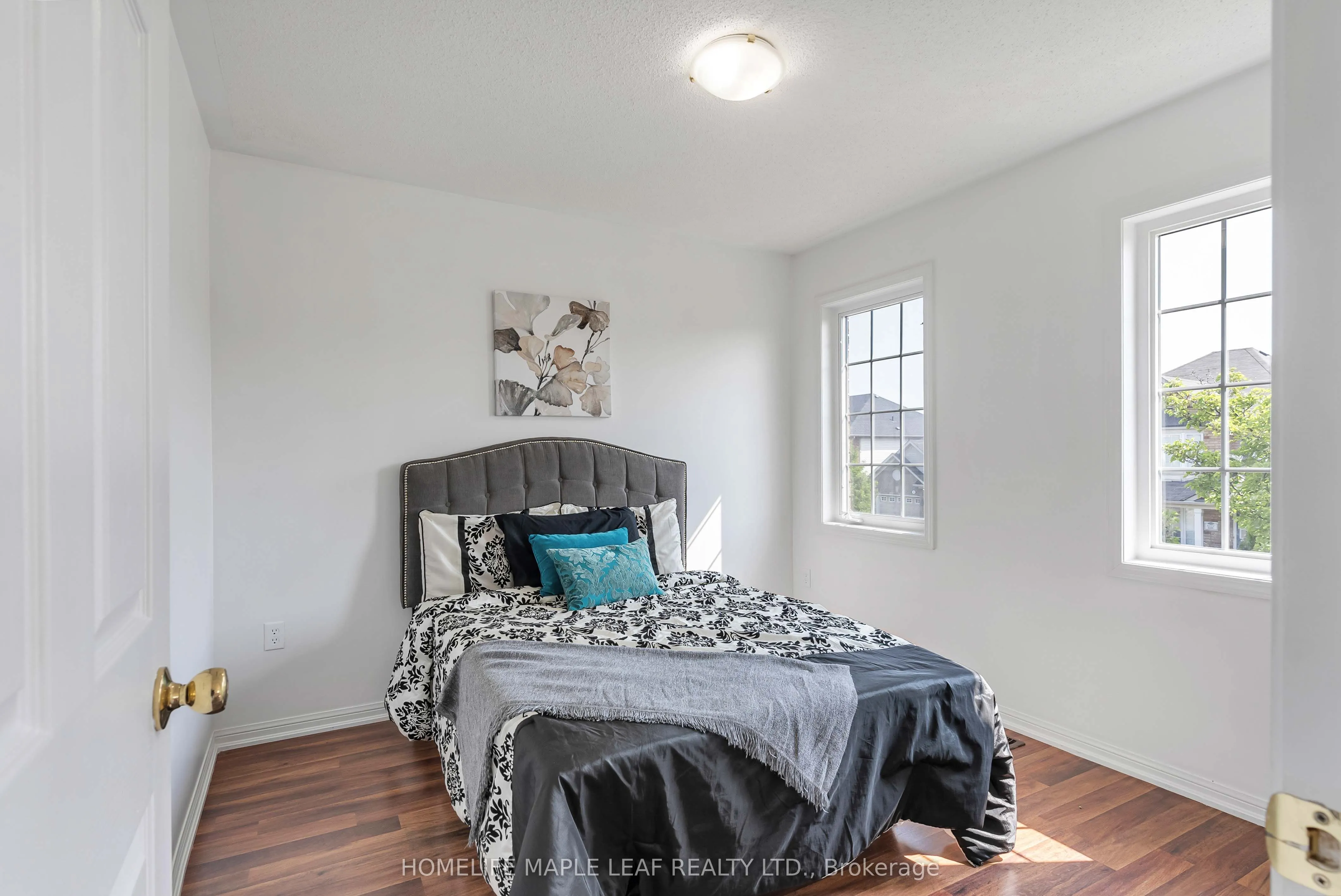 3 Decker Hollow Circle