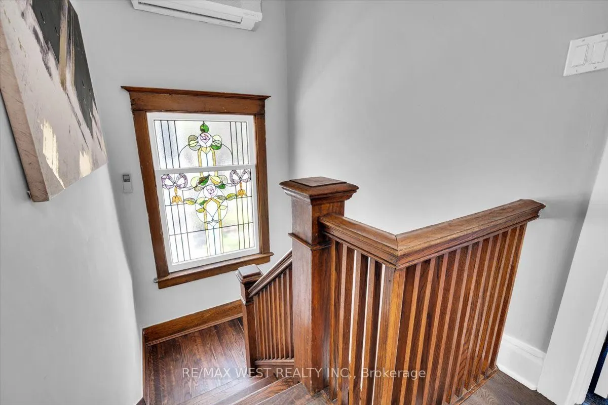 206 Howard Park Avenue