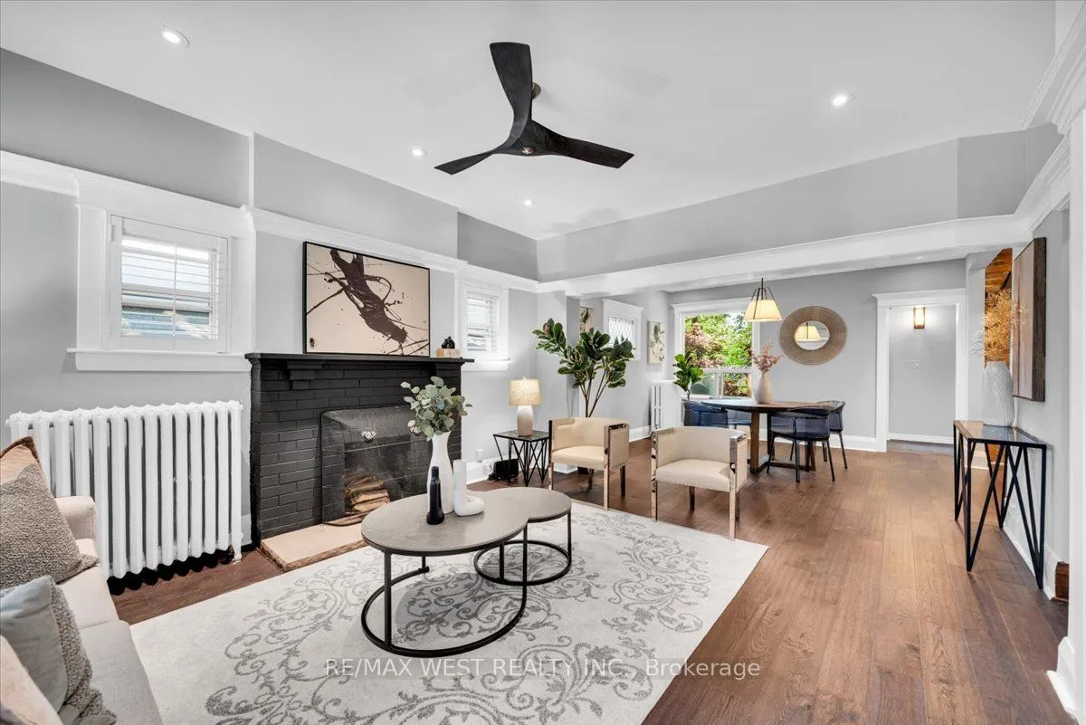206 Howard Park Avenue