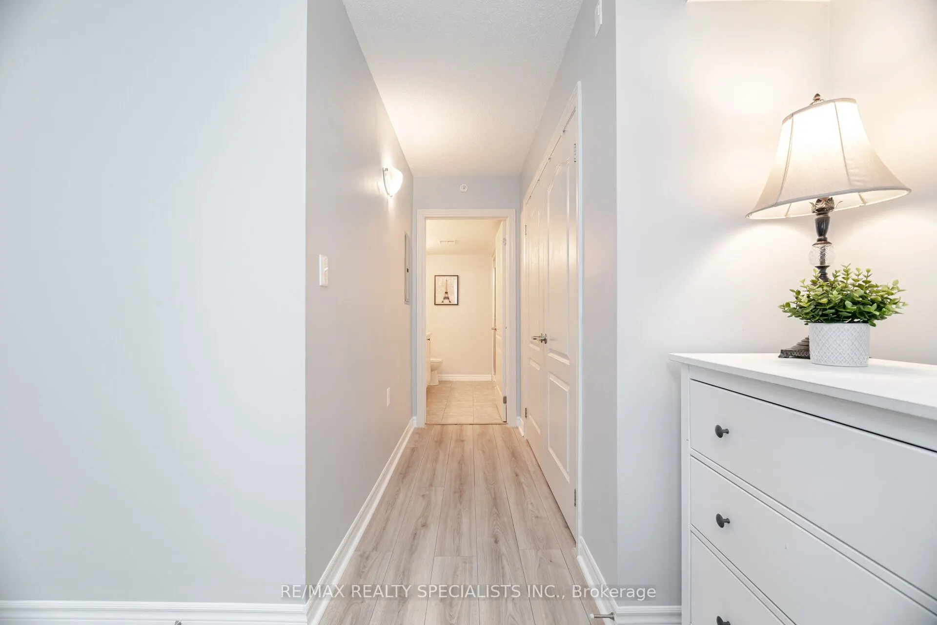1450 MAIN Street E, #214