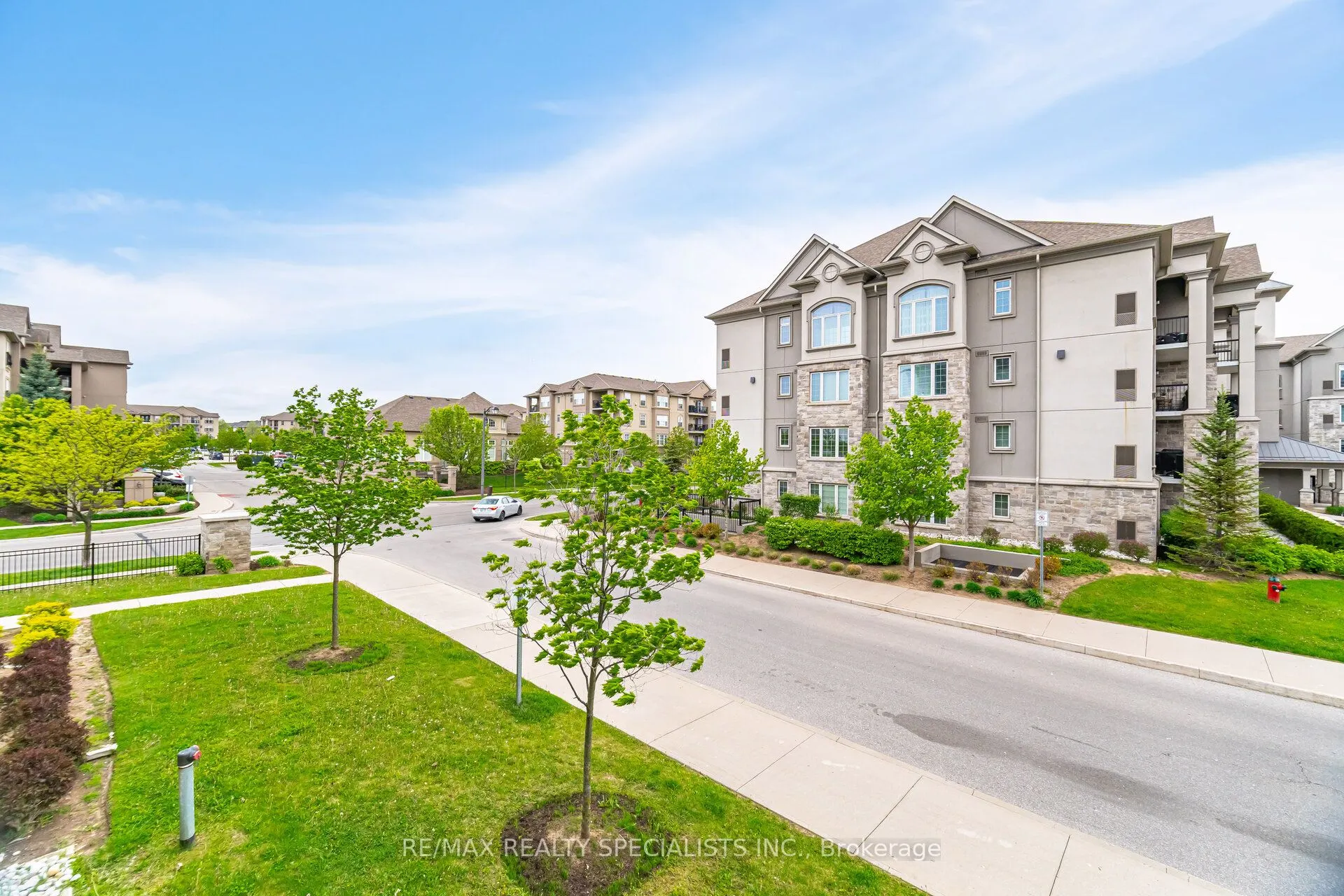 1450 MAIN Street E, #214