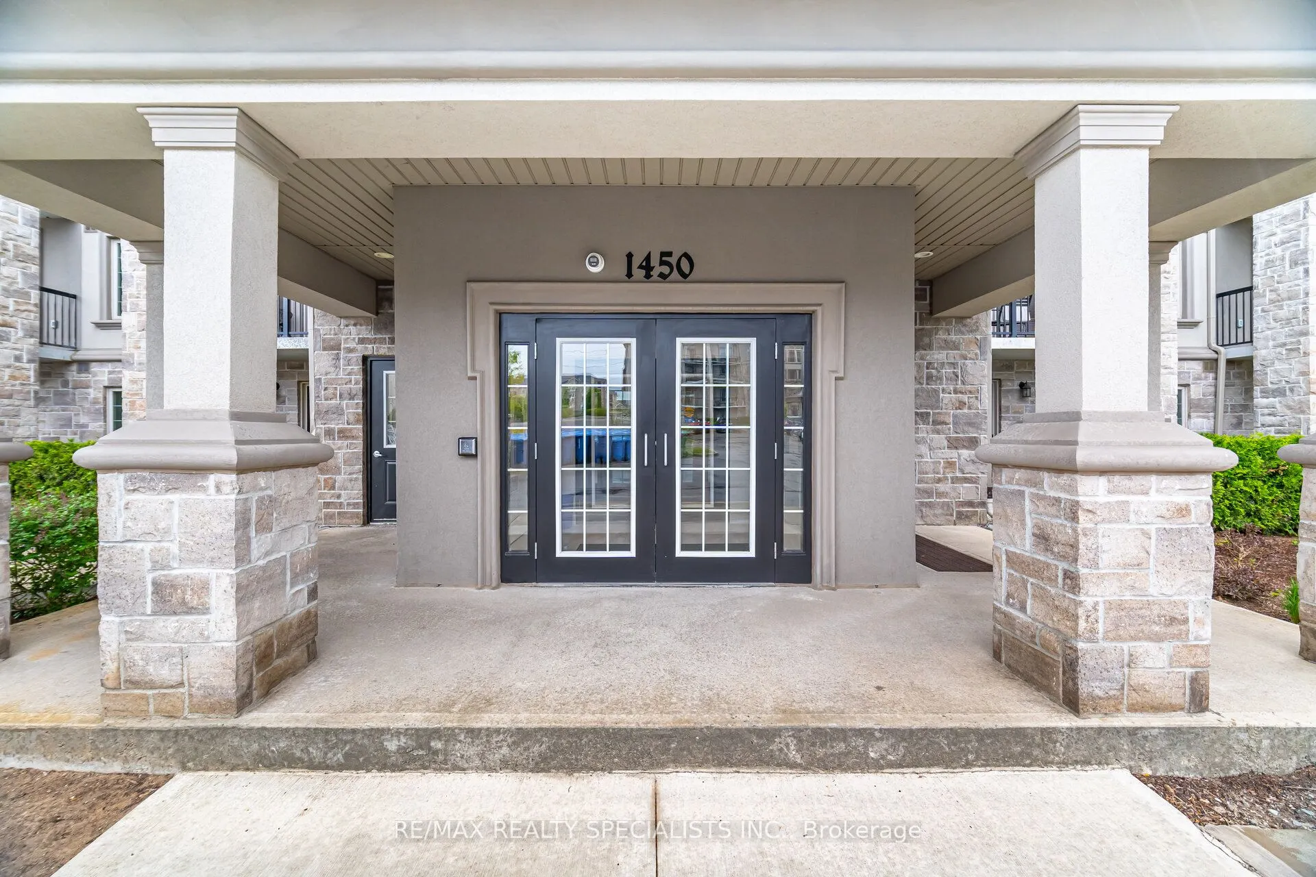 1450 MAIN Street E, #214
