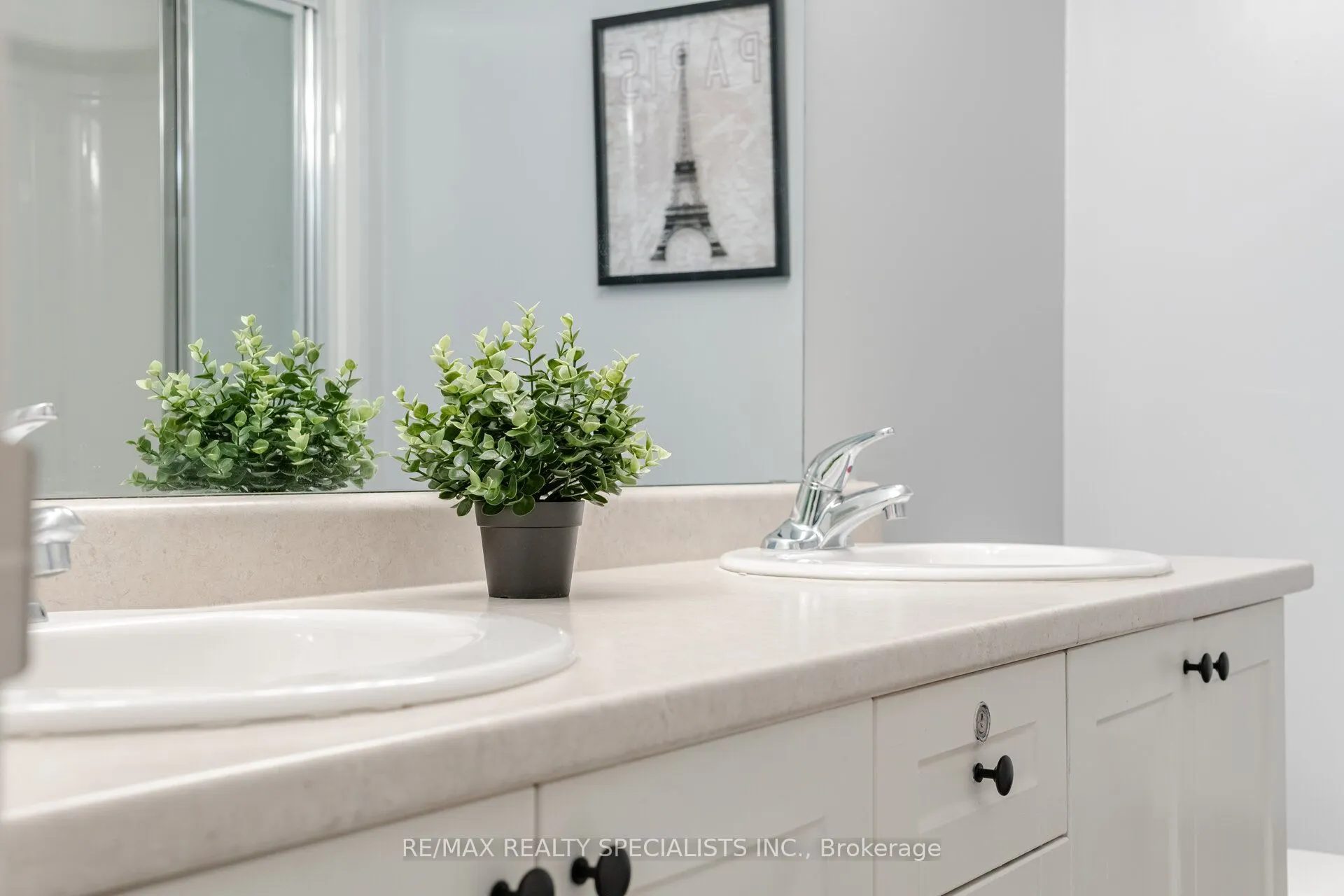 1450 MAIN Street E, #214