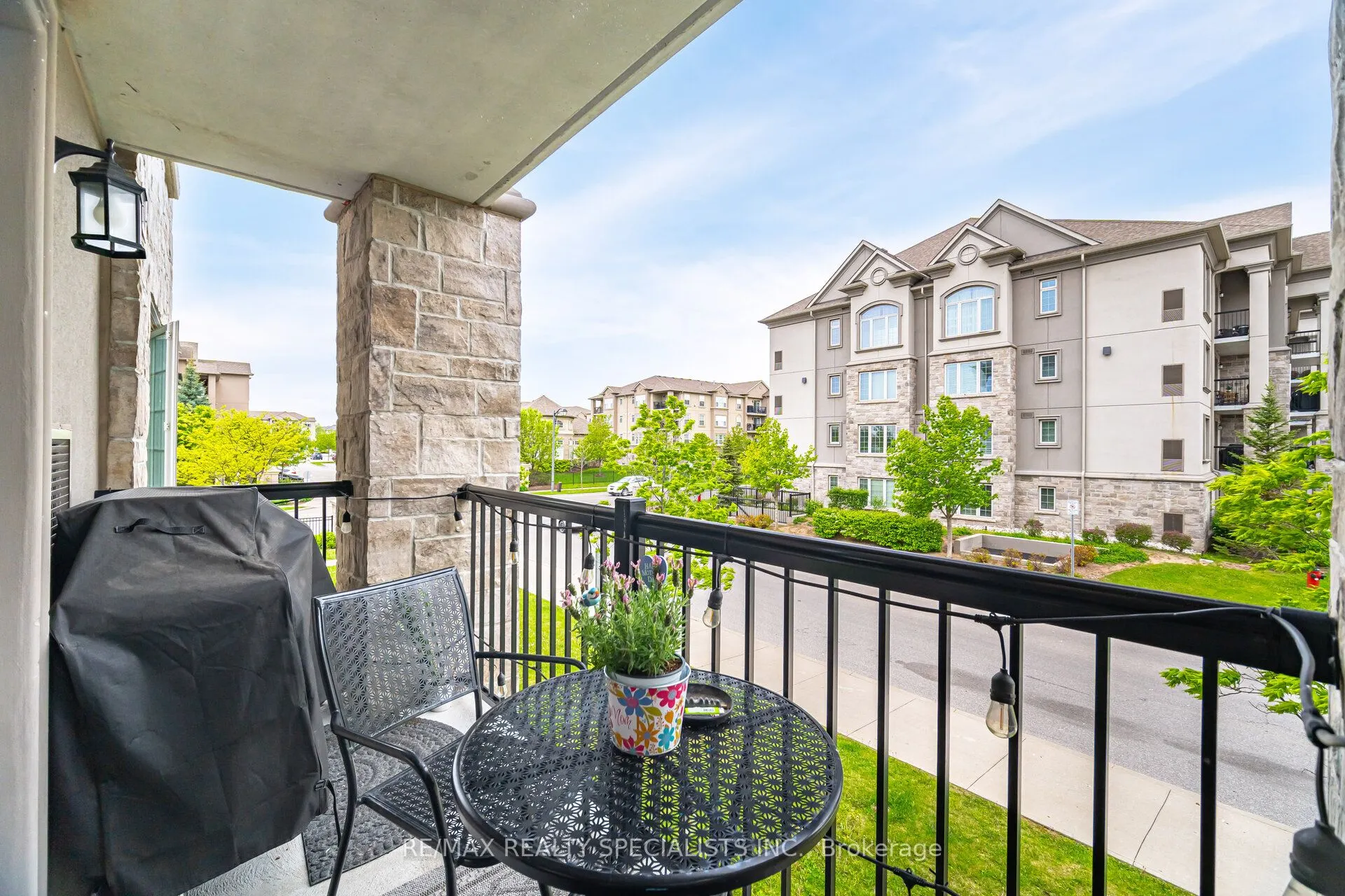 1450 MAIN Street E, #214