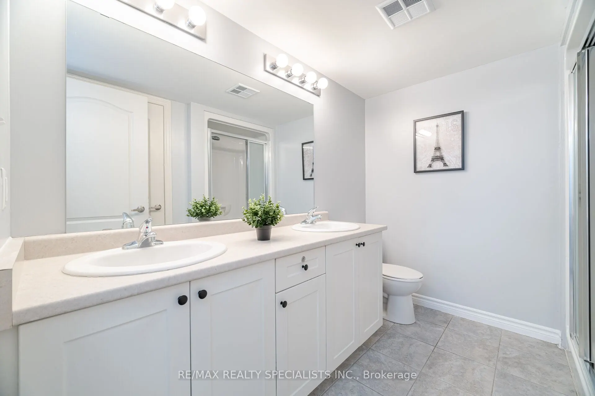 1450 MAIN Street E, #214