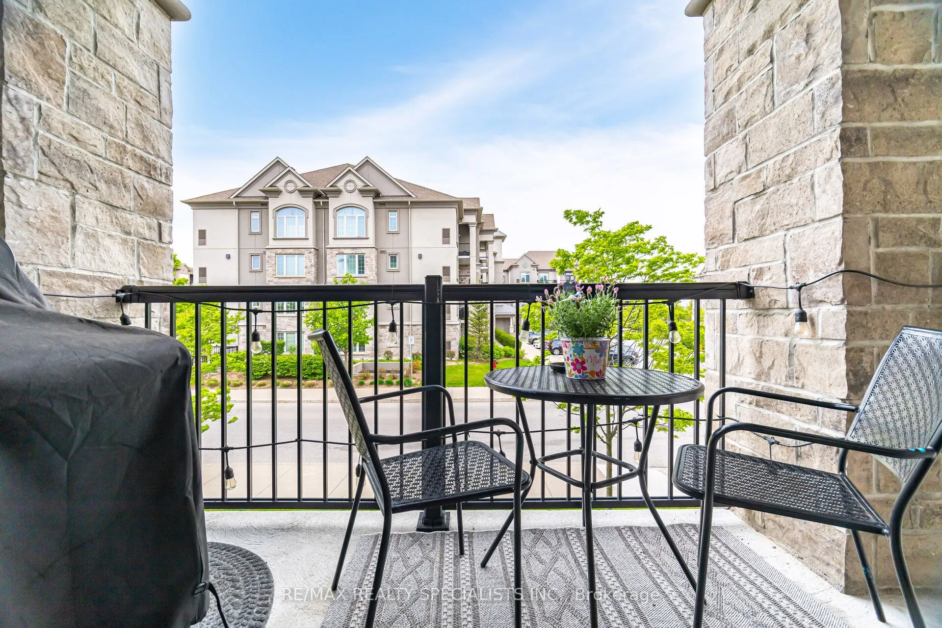 1450 MAIN Street E, #214