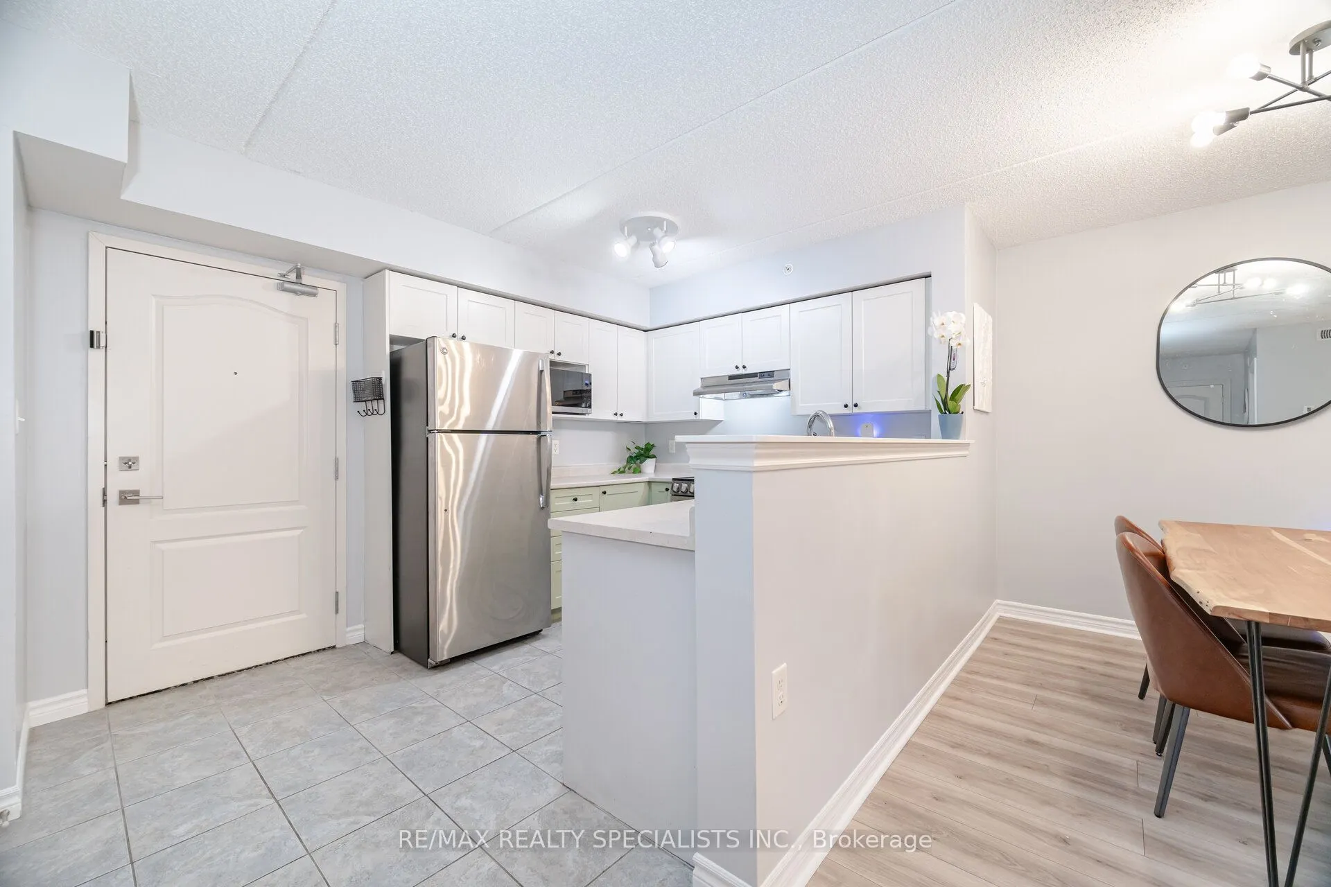 1450 MAIN Street E, #214