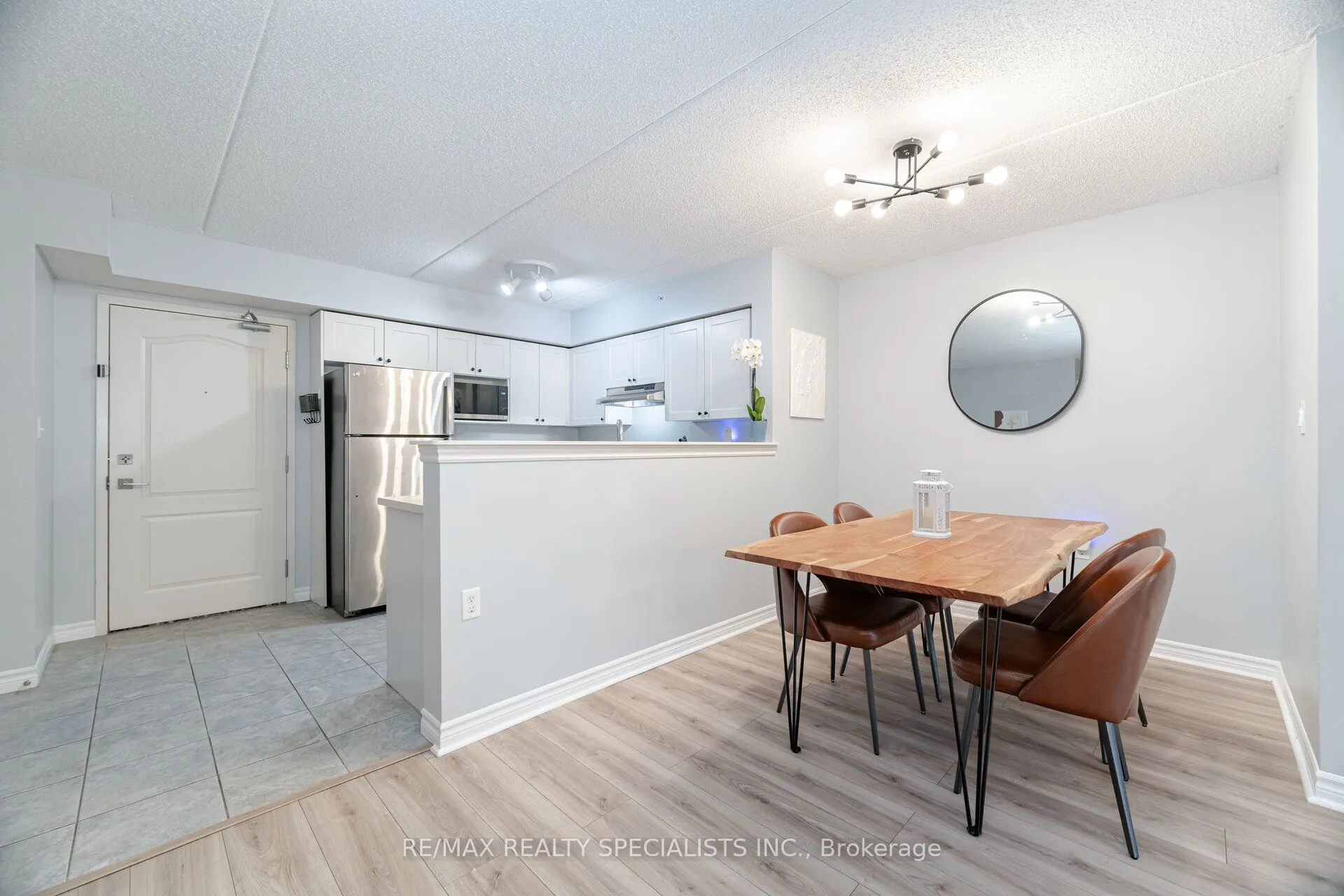 1450 MAIN Street E, #214