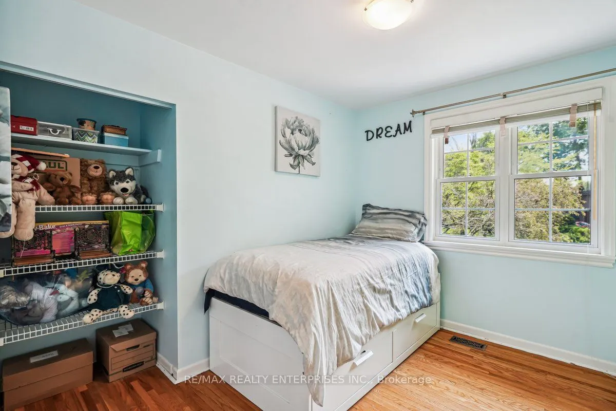 2655 Bushland Crescent