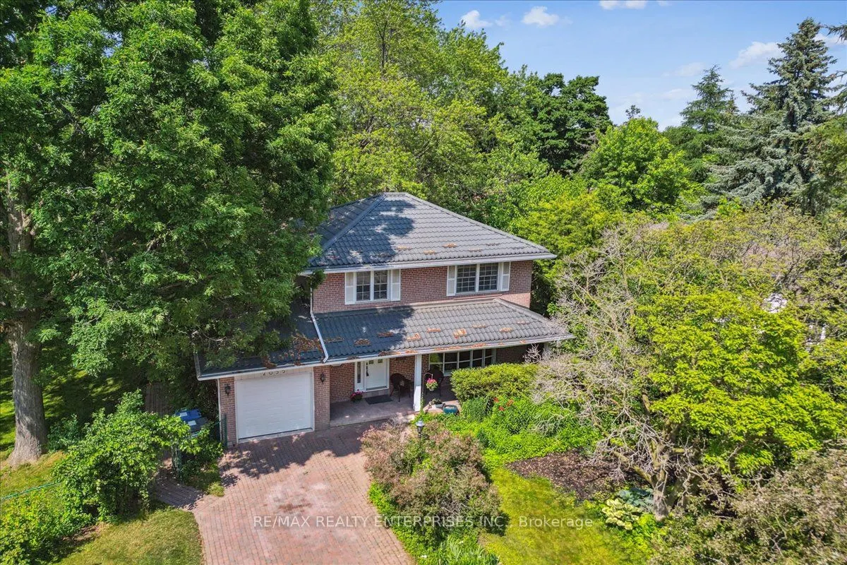 2655 Bushland Crescent