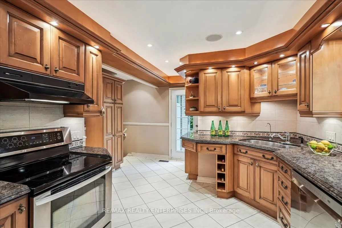 2655 Bushland Crescent