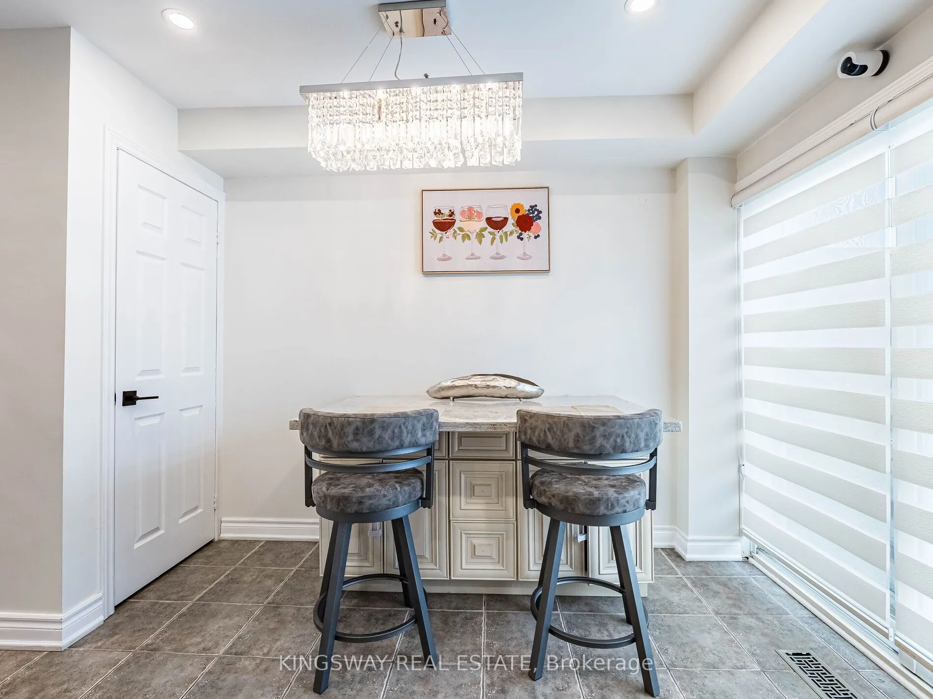 3221 Redpath Circle
